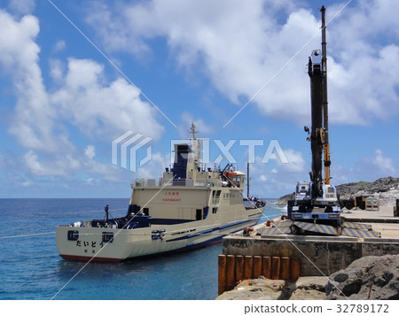 Kitadaito Island Kitako Ships and cranes 32789172