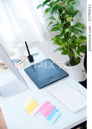 商務辦公桌設計 32790911