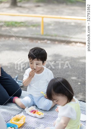 Lunch toddler Lunch toddler 32791862