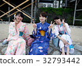 Take a walk with yukata in Kyoto 32793442