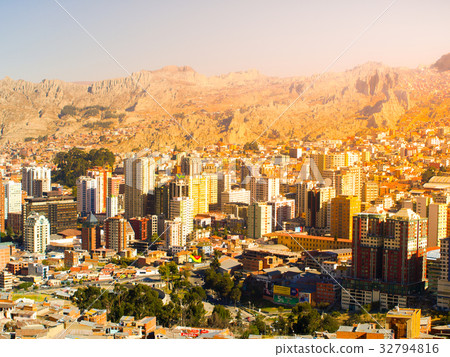La Paz city centre on sunny day, Bolivia, South 32794816