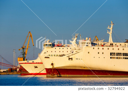 ship in the sea port of Heraklion on Crete, Greece ship in the sea port of Heraklion on Crete, Greece 32794922