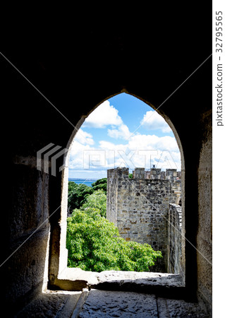 Castelo de Sao Jorge (Portugal) Castelo de Sao Jorge (Portugal) 32795565