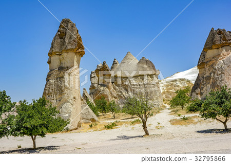 Cappadocia Fairy Chimneys 32795866