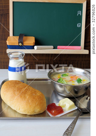 Coppe bread and cream stew lunch Coppe bread and cream stew lunch 32796826