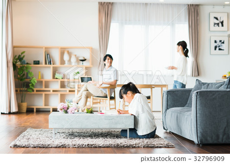Young family Young family 32796909