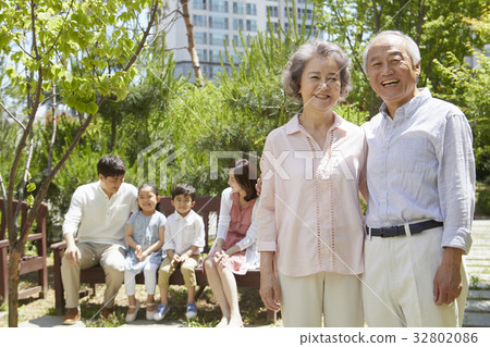 family family 32802086