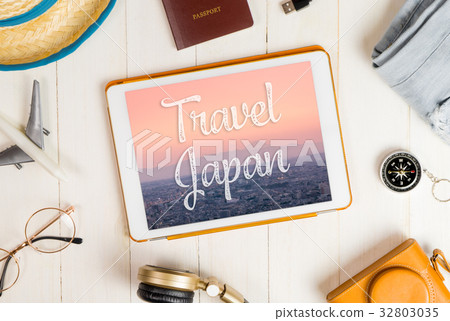 Travel Japan with fuji view on tablet screen Travel Japan with fuji view on tablet screen 32803035