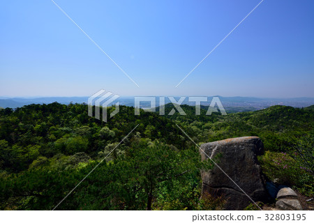 Soja city seen from Onino Castle (Oyama prefecture Sosha city) Soja city seen from Onino Castle (Oyama prefecture Sosha city) 32803195