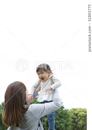 Mothers Mothers 32803775