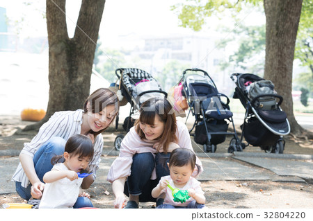 Mom friend mother Mom friend mother 32804220