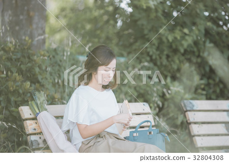 主婦 家庭主婦 閱讀 32804308