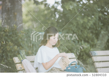 主婦 家庭主婦 閱讀 32804310