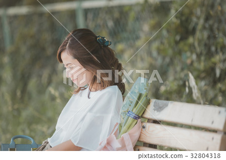 Housewife, housewife, female 32804318