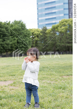 Girls Portrait Girls Portrait 32804354