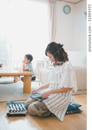 Housewife, homemaker, housewife 32804355