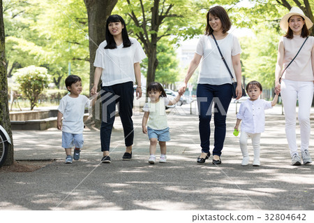 Mom friend mother 32804642