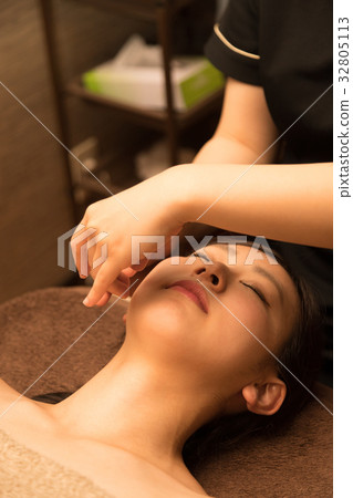  Beauty Salon 32805113