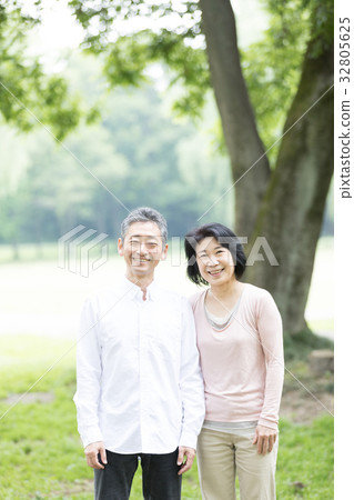 新綠色資深oshidori夫婦 新綠色資深oshidori夫婦 32805625