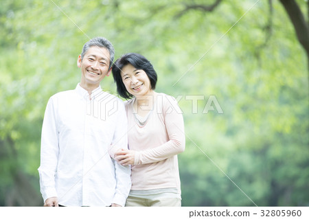 新綠色資深oshidori夫婦 32805960