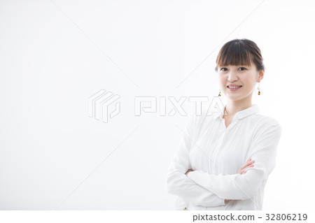 Young lady portrait Young lady portrait 32806219
