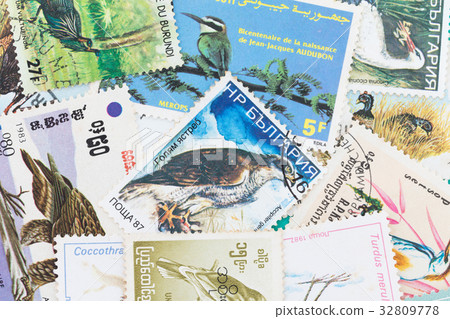Postage stamps with a bird theme 32809778