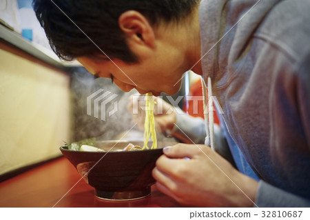 一個人吃札幌拉麵 32810687