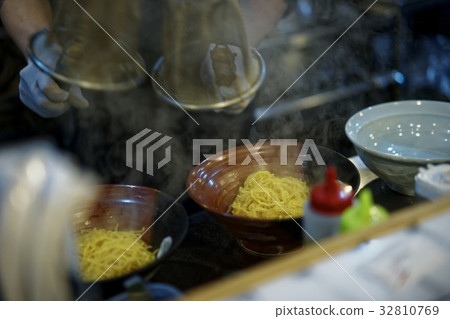 Sapporo Ramen Kitchen Sapporo Ramen Kitchen 32810769