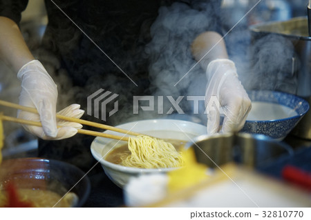 Sapporo Ramen Kitchen Sapporo Ramen Kitchen 32810770