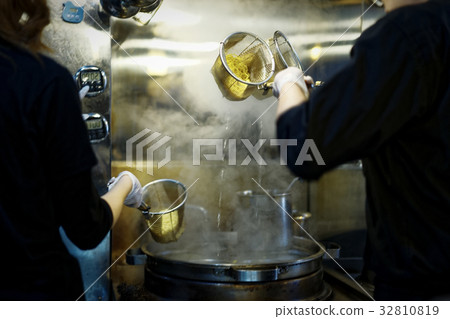 Sapporo Ramen Kitchen 32810819