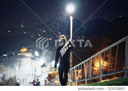 滑雪跳線前往起跑門 滑雪跳線前往起跑門 32810863