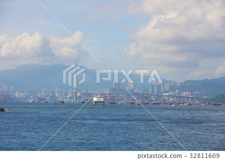 Stonecutters bridge view from Kennedy Town 32811609