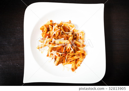 Pasta with sauce 32813905
