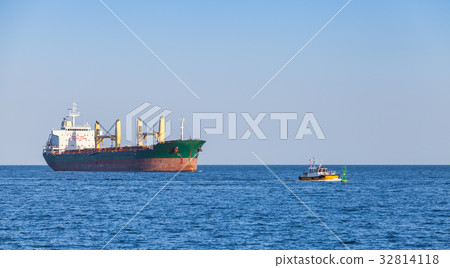 Bulk carrier. Big cargo ship sails on the Sea 32814118