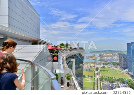 Marina Bay Sands in Singapore 32814555