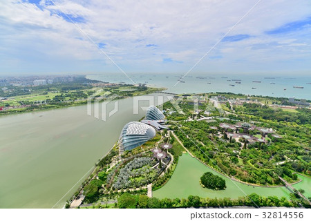Marina Bay Sands in Singapore 32814556
