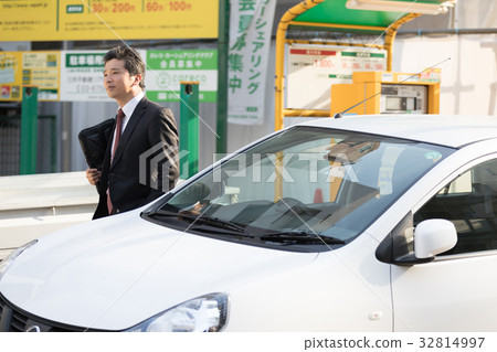 Business Outside coin parking 32814997