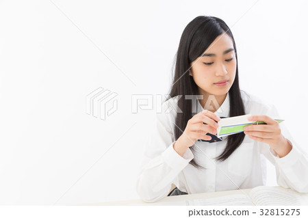 學校的女生 學校的女生 32815275