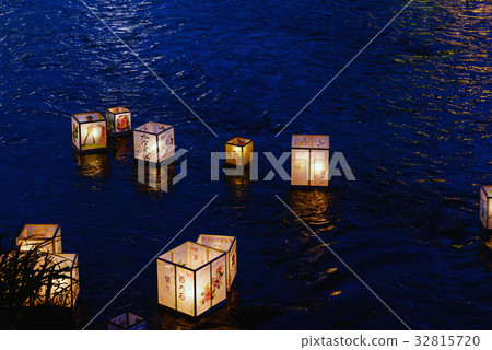 Landscape of lanterns Landscape of lanterns 32815720
