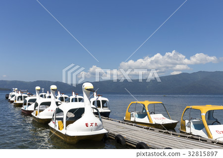 Sightseeing boat Hokkaido · Lake Karushiro 32815897