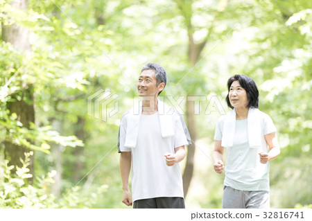 新鮮的綠色高級運動 32816741