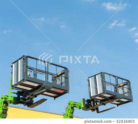 Aerial platform 32816903