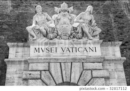 Entrance to the Vatican Museum in Rome, Italy 32817112