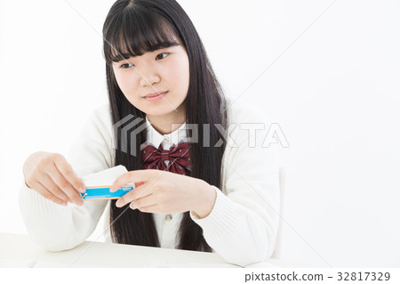 學校的女生 32817329