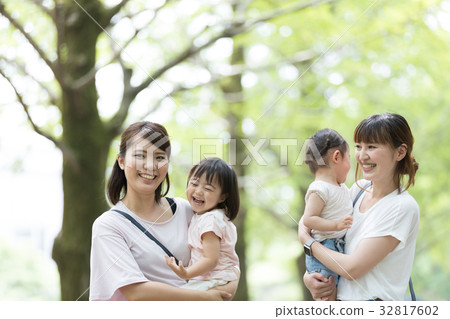 Mom friend mother 32817602