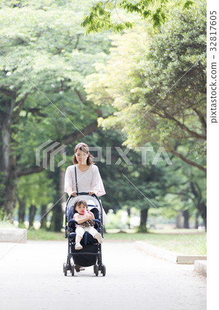 Mothers Mothers 32817605