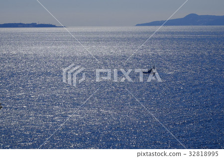 Shining sea Shining sea 32818995