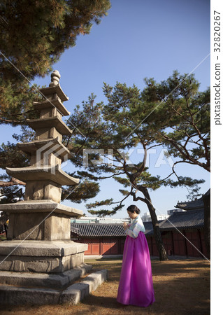 Hanbok, Changgyeonggung, Jongno-gu, Seoul 32820267