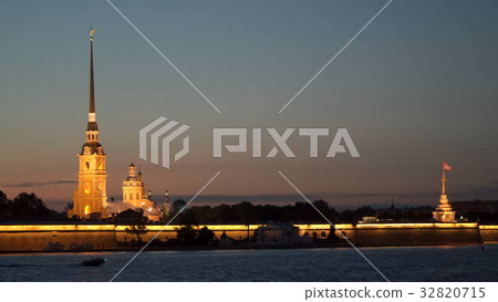 Peter and Paul Fortress at night 32820715