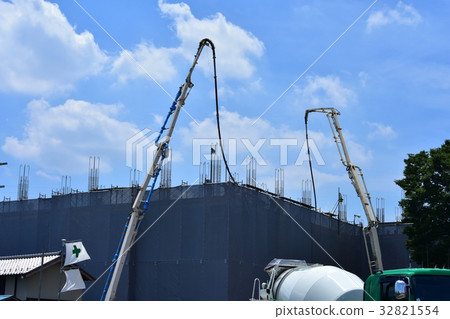 Concrete pouring work for reinforced concrete buildings 32821554